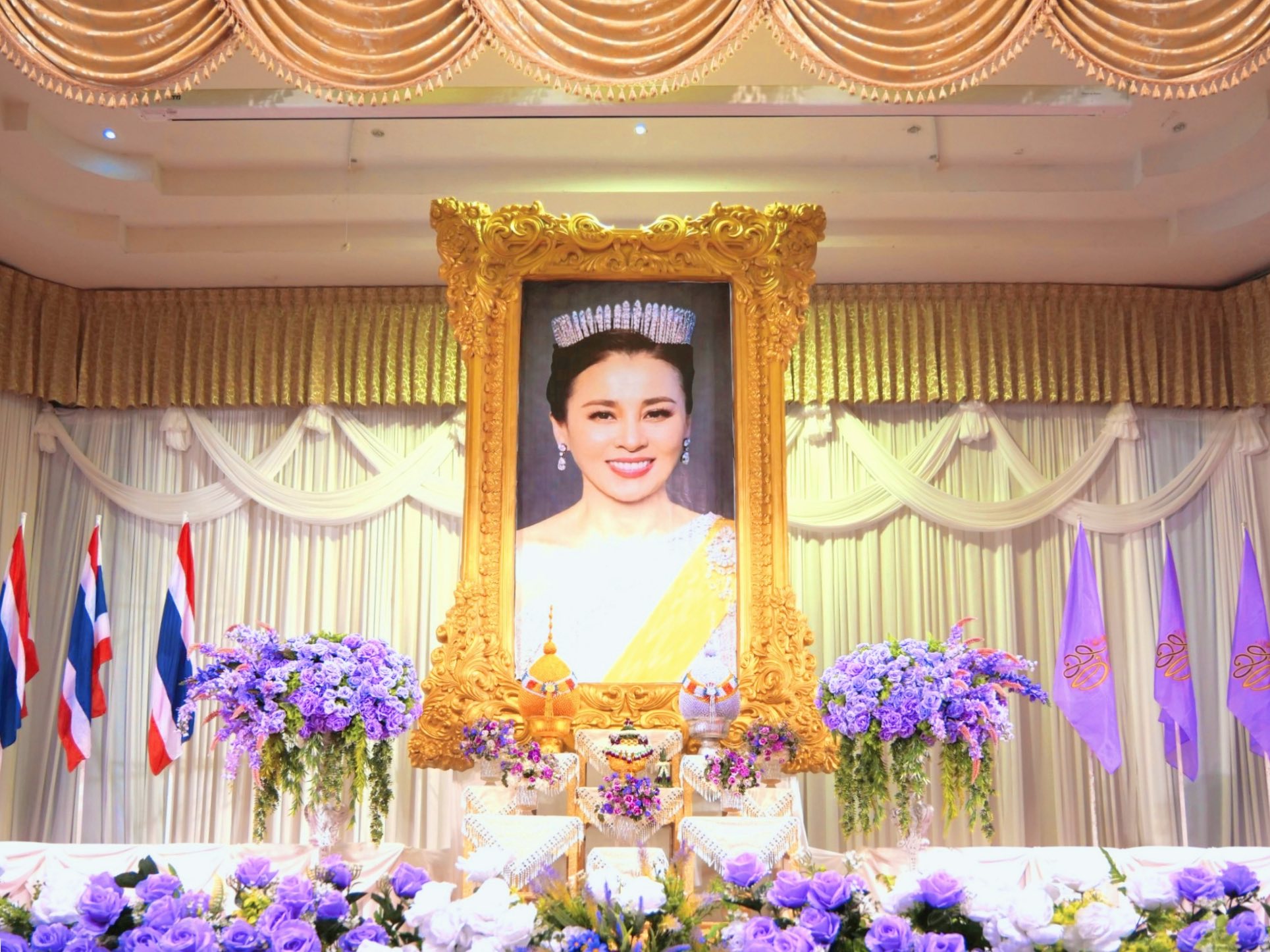 งานเฉลิมพระเกียรติเนื่องในโอกาสพระราชพิธีมหามงคลเฉลิมพระชนมพรรษา 4 รอบ สมเด็จพระนางเจ้า ฯ พระบรมราชินี 3 มิถุนายน 2569 (ภาคค่ำ)